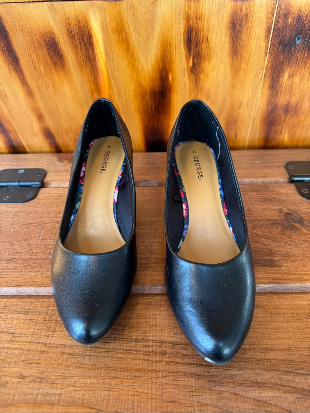 George Black Women's Classic Pointed-Toe Pumps